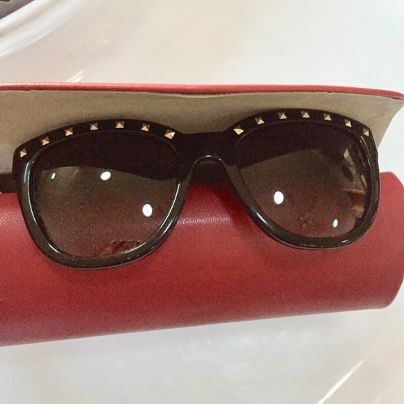 Valentino rockstud sunglasses made in Italy tortoise brown & case main image 9